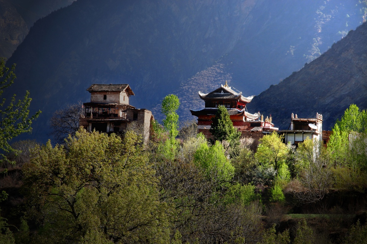 Taoping Qiang Village